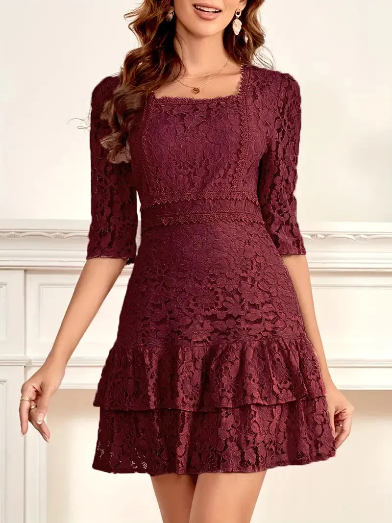 Kleid aus kontrastierendem Spitze