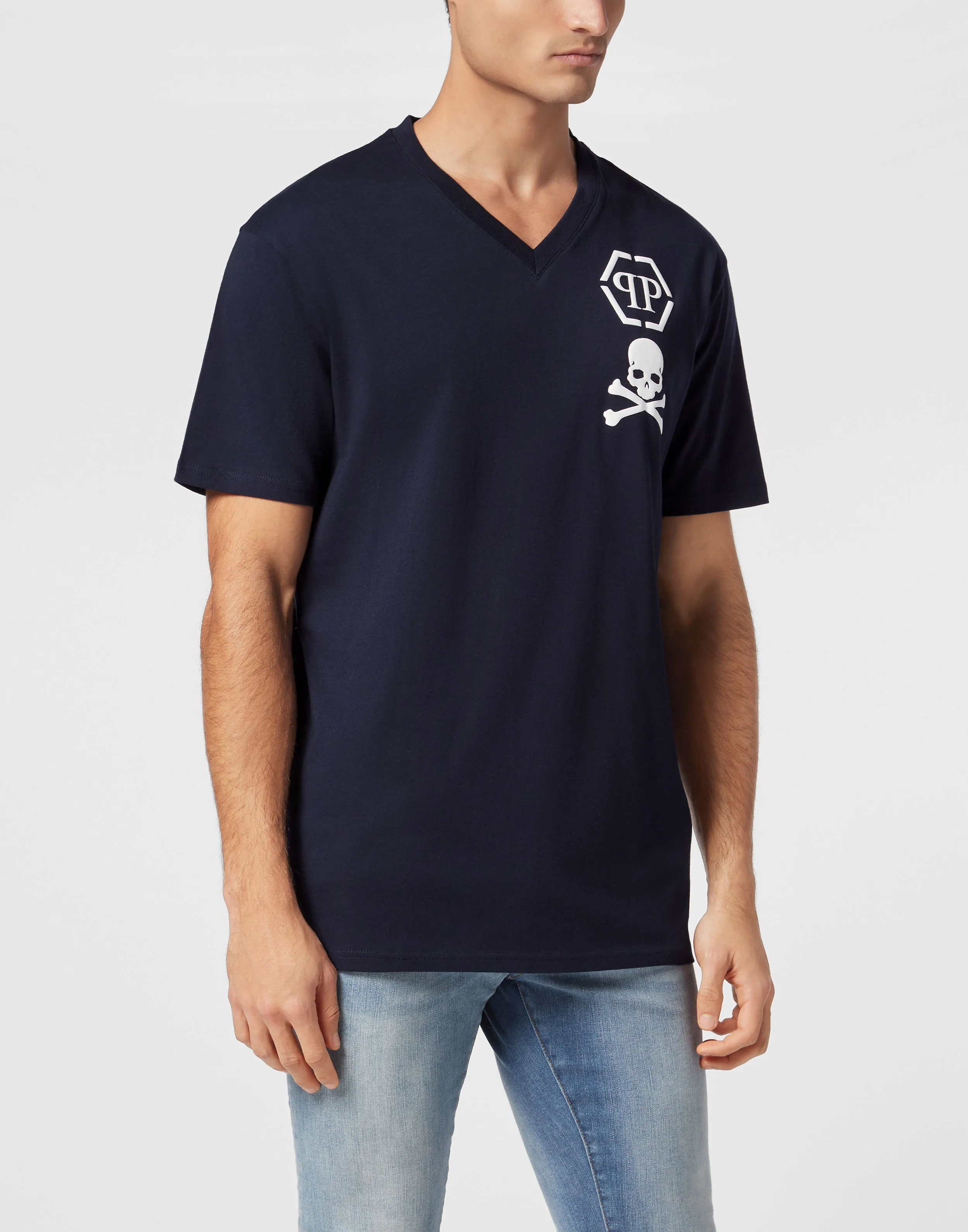 V-Neck T-Shirt Logo Skull